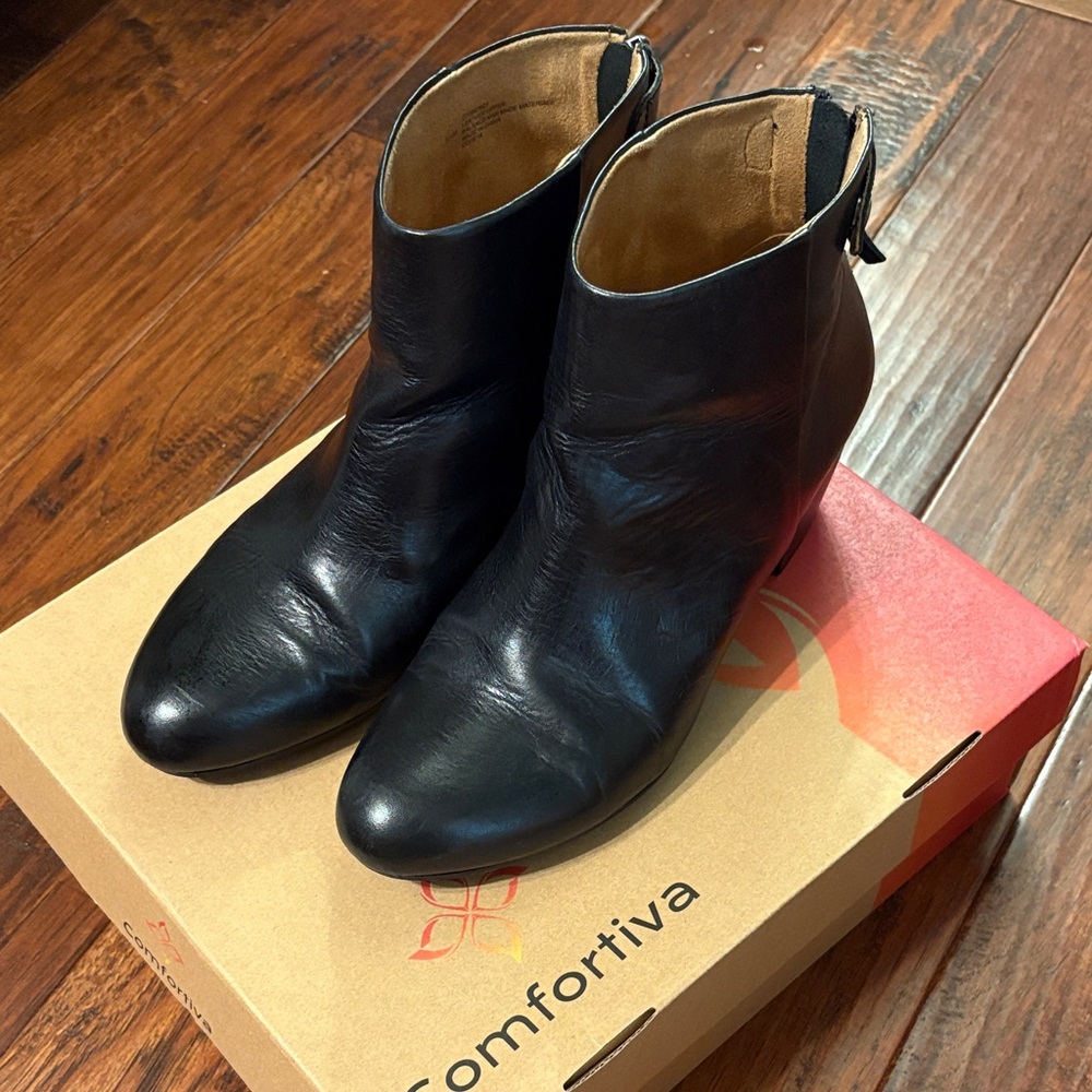 Comfortiva Sleek Black Ankle Booties